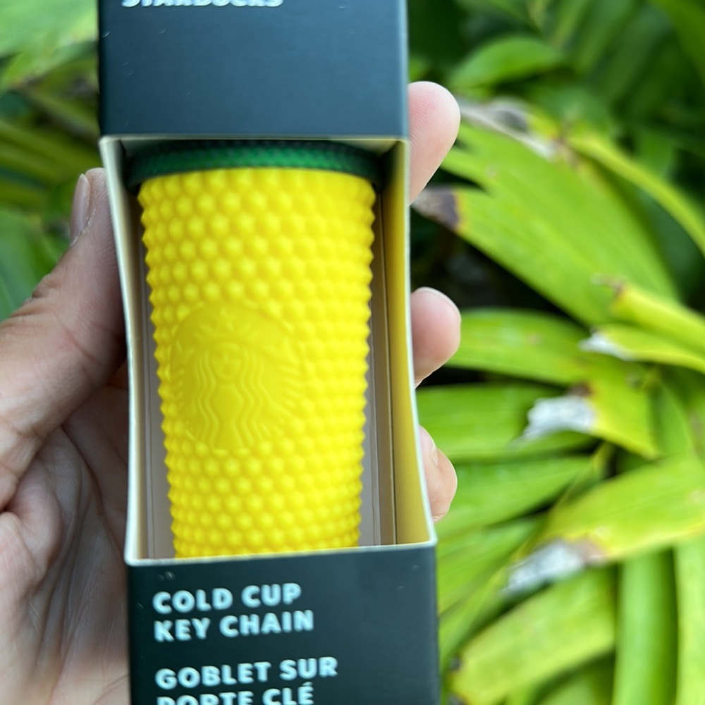 94. LAST ONE Hawaii collection Pineapple Starbucks cold cup keychain new in box - Picture 2 of 2